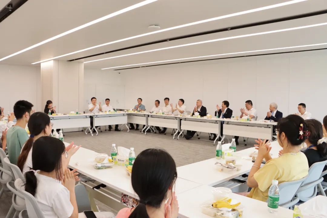Beat365唯一官方网站党委书记陈文锋、校长王宏斌一行到横琴实验室开展调研