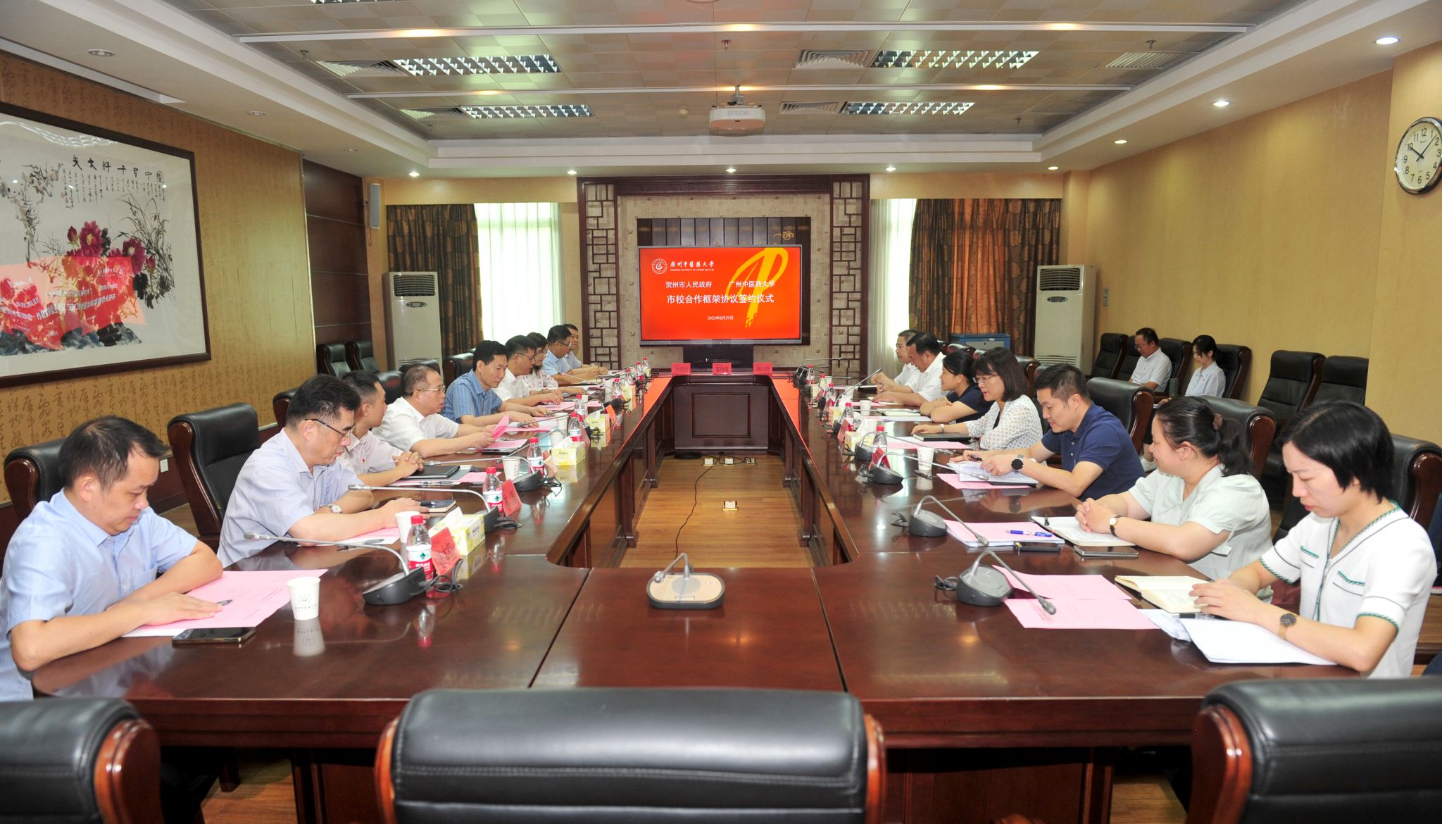 Beat365唯一官方网站与贺州市人民政府续签市校合作框架协议